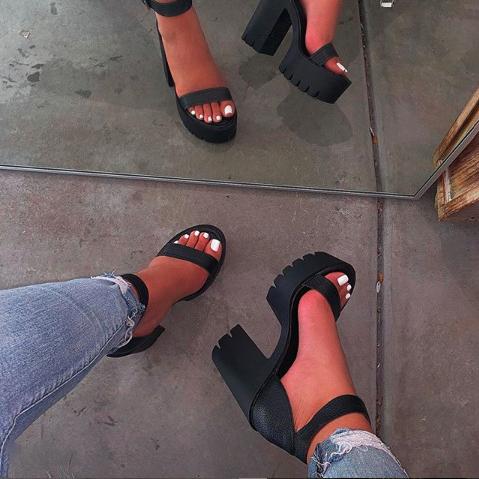 2019 wholesale personalized fashionable women sandals with thick heels
