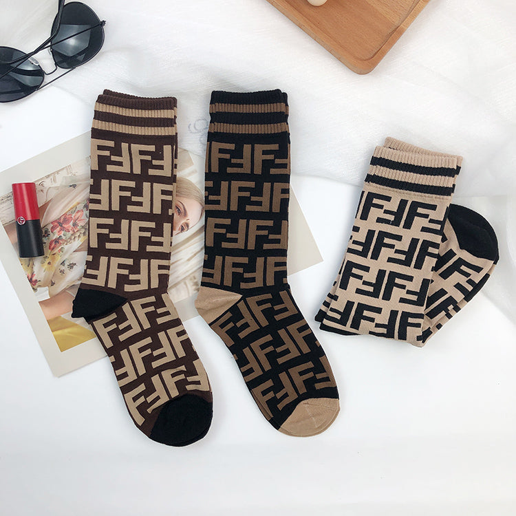 Wholesale socks women's crew socks new style ladies cotton a letter pattern design brand name